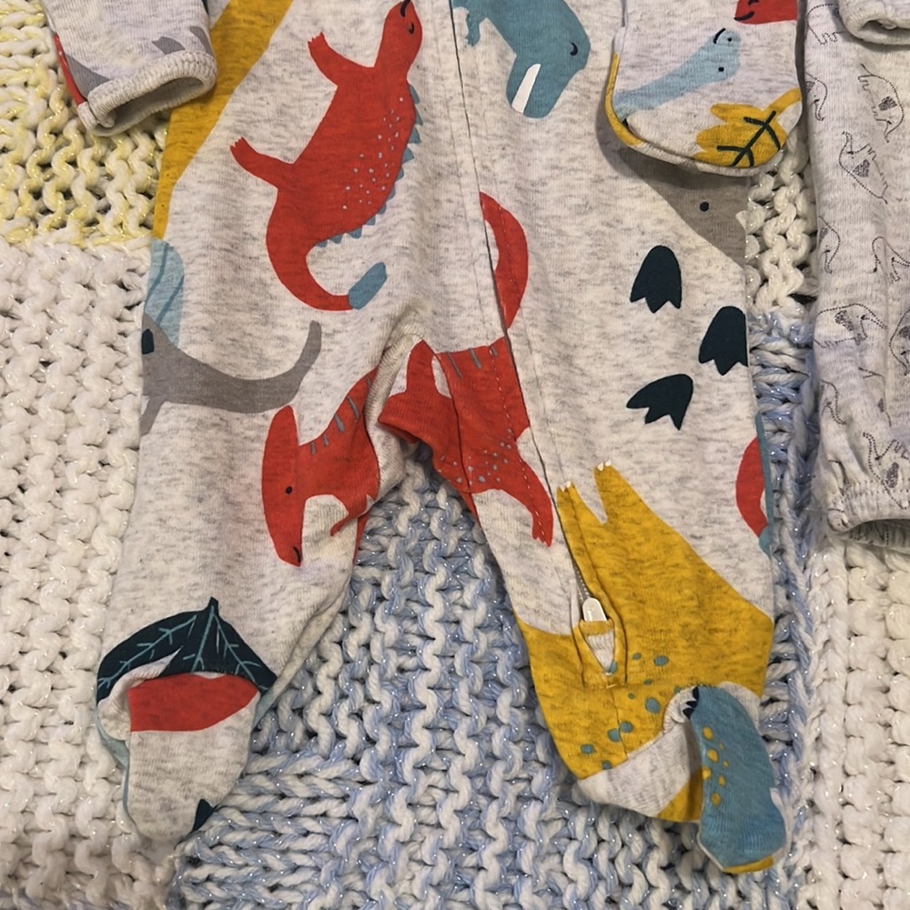 3 preemie outfits,Carters, dinosaurs, baby elephants, & giraffe - cute fabric👼 - Picture 3 of 13